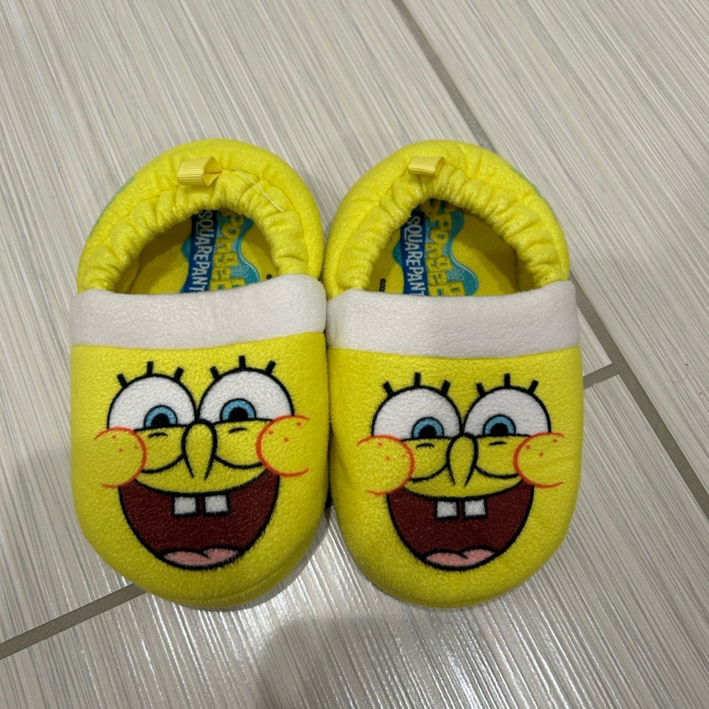 SpongeBob SquarePants Bright Yellow Kids Slippers